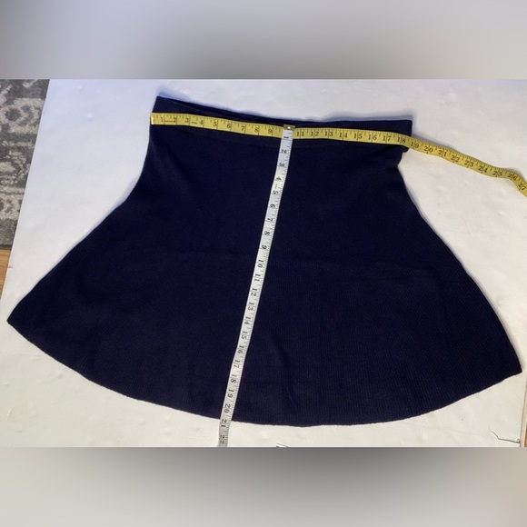 Gap navy blue knit lg skirt - Picture 4 of 7